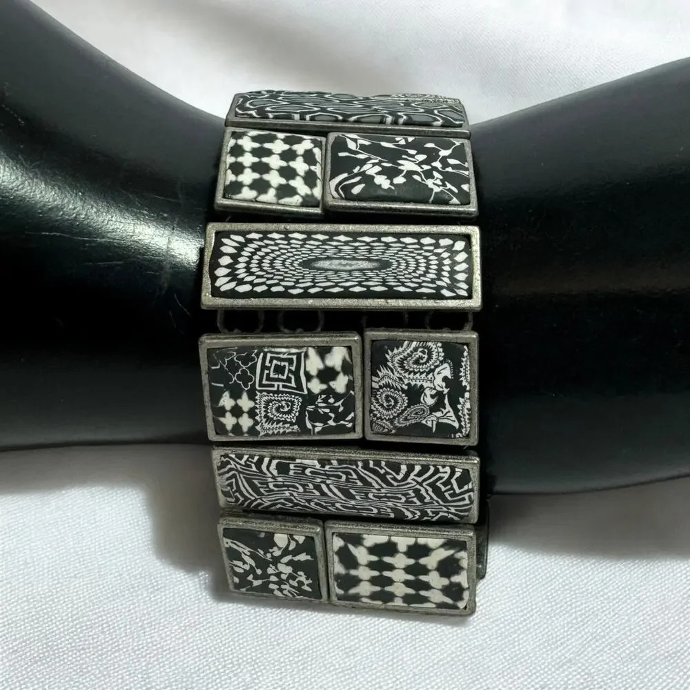 JILZARAH Handmade Clay Tile Bracelet, Black and White Funky Retro Abstract Style - Picture 2 of 11